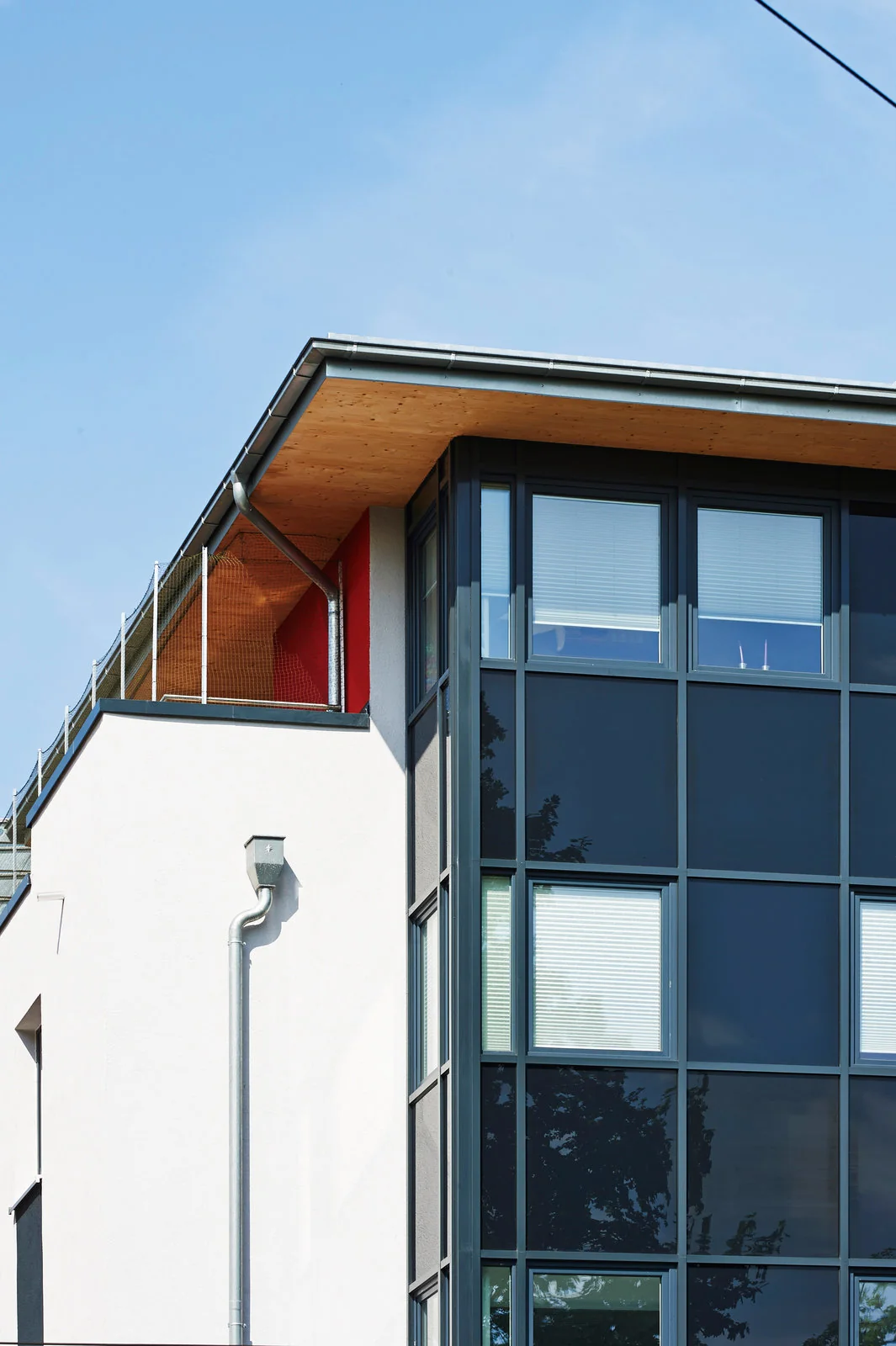 Detailansicht der Acrylcolor-Oberfläche eines GEALAN-Kunststofffensters
